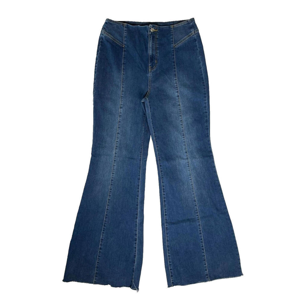 We The Free Curvy Denim Retro Flare Jean Seam Front High Rise Raw Hem Stretch 32 - Picture 1 of 8